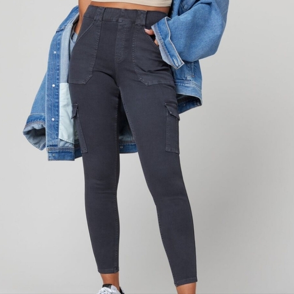 New SPANX Stretch Twill Ankle Cargo Hi Waist pants Washed Black Size S - Picture 8 of 8